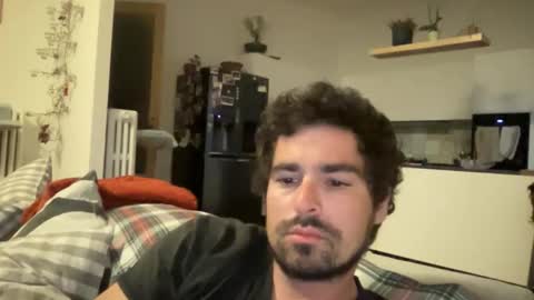 kevinpillobello online show from April 8, 5:49 pm