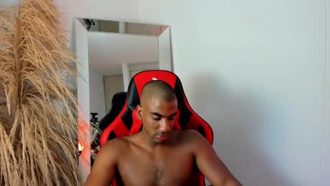 Snapshot of kevinxblack chatting on February 28, 1:47 am sebastian online show from February 28, 1:47 am