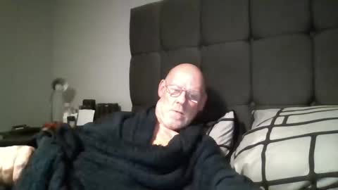 kevlooking4sez online show from December 14, 9:45 pm