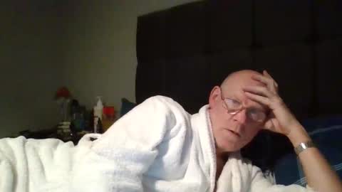 kevlooking4sez online show from January 19, 1:04 am