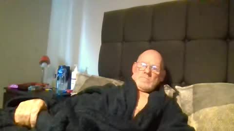 kevlooking4sez online show from October 24, 11:55 am