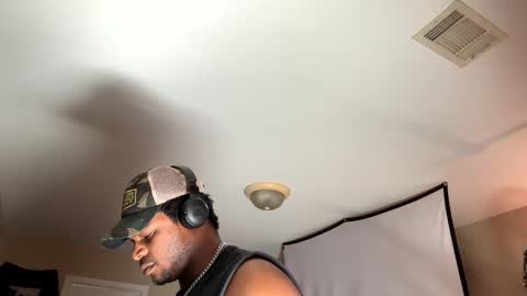 Snapshot of keybump323 chatting on March 11, 5:46 pm Keybump online show from March 11, 5:46 pm