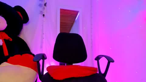 Snapshot of keyth_clement chatting on February 7, 8:42 pm Keyth online show from February 7, 8:42 pm