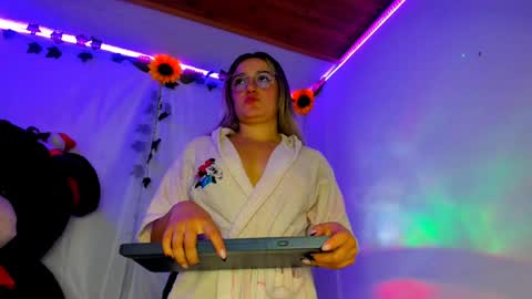 Snapshot of keyth_clement chatting on January 10, 8:37 pm Keyth online show from January 10, 8:37 pm