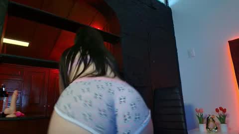  K Y L E  online show from October 2, 1:32 pm