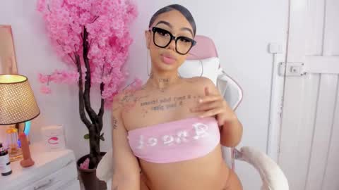 Khelany Isyy  online show from February 26, 9:42 pm