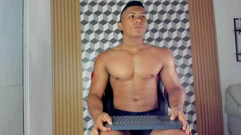 Snapshot of khen_west1 chatting on February 28, 7:46 pm khen_west1 online show from February 28, 7:46 pm