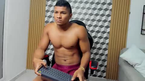 Snapshot of khen_west1 chatting on March 11, 10:20 pm khen_west1 online show from March 11, 10:20 pm