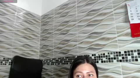 Snapshot of khloe33 chatting on September 12, 8:11 pm khloe33 online show from September 12, 8:11 pm