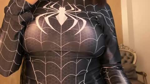 Khloe online show from February 23, 4:13 pm