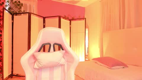 Khloe online show from November 27, 7:21 pm