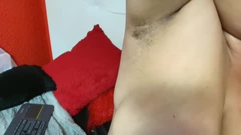 khloe_tommson_ online show from October 25, 5:02 pm