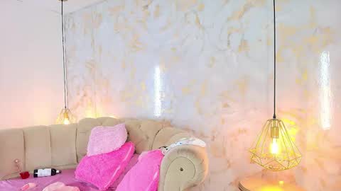 Khloe online show from March 12, 5:55 am