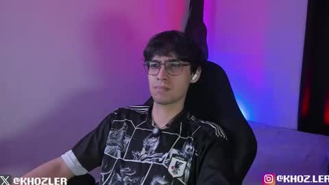 khozler_ online show from December 2, 5:04 am