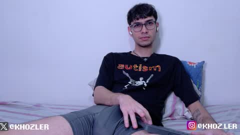 khozler_ online show from February 27, 3:32 am