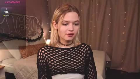 Kiana online show from December 16, 5:58 am