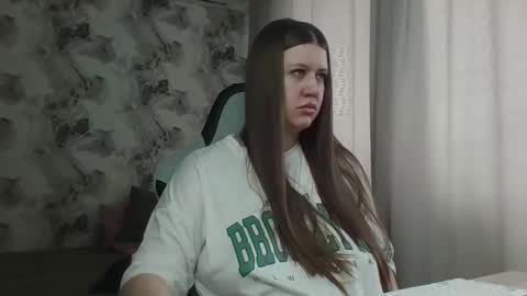 kianna_dior_ online show from March 16, 9:35 am