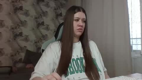 kianna_dior_ online show from March 14, 11:58 am