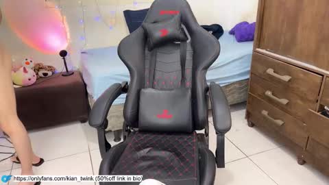 kiantwink online show from February 12, 10:02 pm