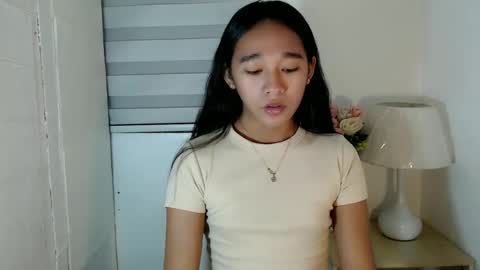 Snapshot of kiara_bedisa143 chatting on December 18, 2:10 am i love bella online show from December 18, 2:10 am