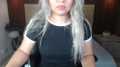 K I A R A  online show from October 4, 7:55 pm