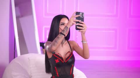 kiara_moreno online show from October 31, 2:17 pm