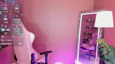 Kiara online show from October 2, 10:30 pm