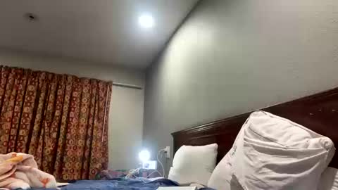 HunneysPlayRoom online show from October 16, 10:48 am