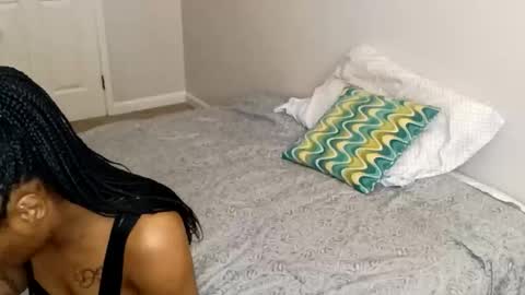 HunneysPlayRoom online show from February 7, 11:46 am