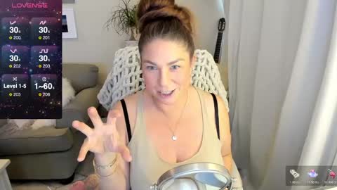 Snapshot of kierareines chatting on February 24, 11:52 pm Kiera Reines online show from February 24, 11:52 pm
