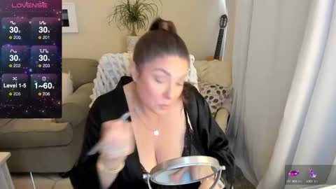 Snapshot of kierareines chatting on February 16, 6:32 pm Kiera Reines online show from February 16, 6:32 pm