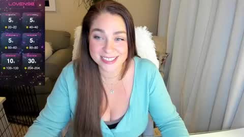 Snapshot of kierareines chatting on December 29, 2:49 am Kiera Reines online show from December 29, 2:49 am