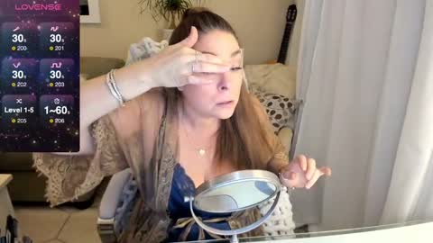 Snapshot of kierareines chatting on February 2, 4:37 am Kiera Reines online show from February 2, 4:37 am