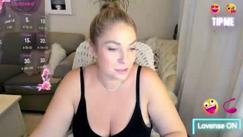 Kiera Reines online show from October 7, 1:34 am
