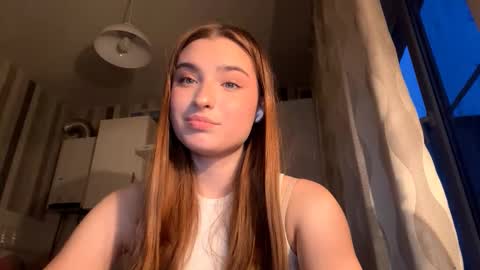 Ola my name is Lissa  Lets hit 10 Thumbs Up together   online show from March 19, 3:28 pm