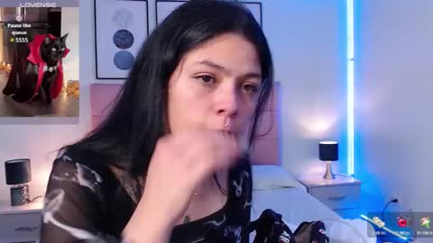 kIKI online show from October 6, 8:48 pm