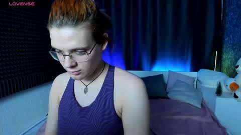Snapshot of kiki_krash chatting on December 25, 2:13 pm Kiki online show from December 25, 2:13 pm
