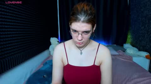 Snapshot of kiki_krash chatting on January 21, 1:11 pm Kiki online show from January 21, 1:11 pm
