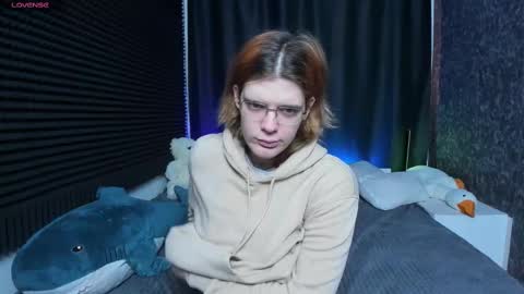 Snapshot of kiki_krash chatting on February 15, 10:11 am Kiki online show from February 15, 10:11 am