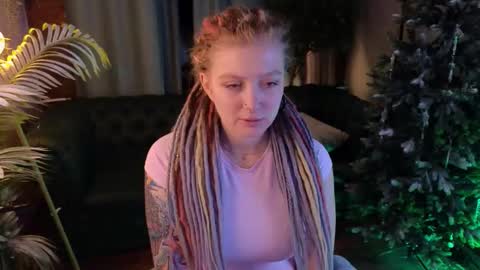 Kiki online show from November 28, 1:51 pm