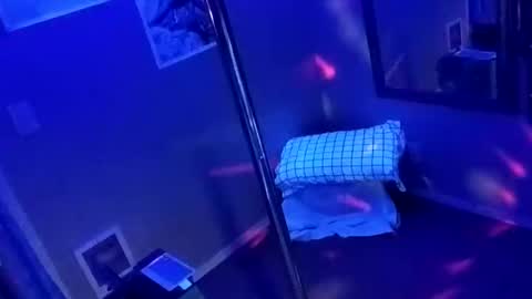 kikilovespartylights online show from March 29, 10:28 am