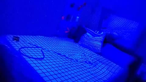 kikilovespartylights online show from October 5, 4:21 am