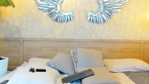 Kim online show from February 12, 4:11 pm