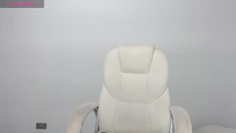 Snapshot of kim_bellemore chatting on December 5, 10:28 pm Kimberly online show from December 5, 10:28 pm