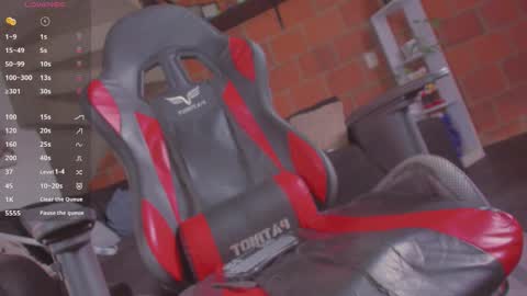 KIM QUEENS online show from October 12, 3:59 pm