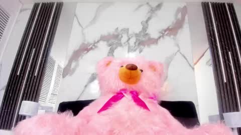 K I M online show from September 30, 2:38 pm