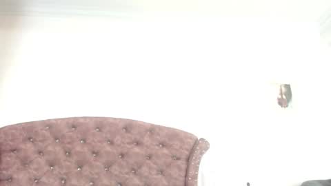 K I M online show from March 8, 4:06 pm