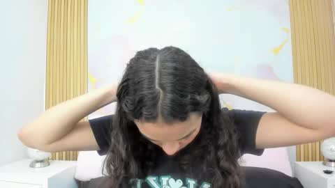 K I M online show from September 20, 4:54 pm