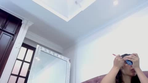 K I M online show from March 5, 1:06 pm