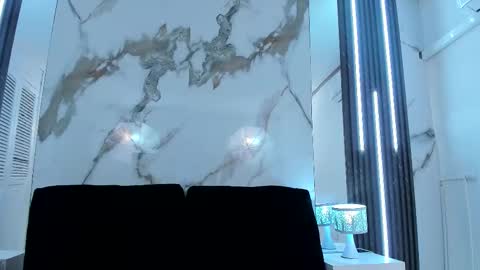 K I M online show from October 23, 1:23 pm